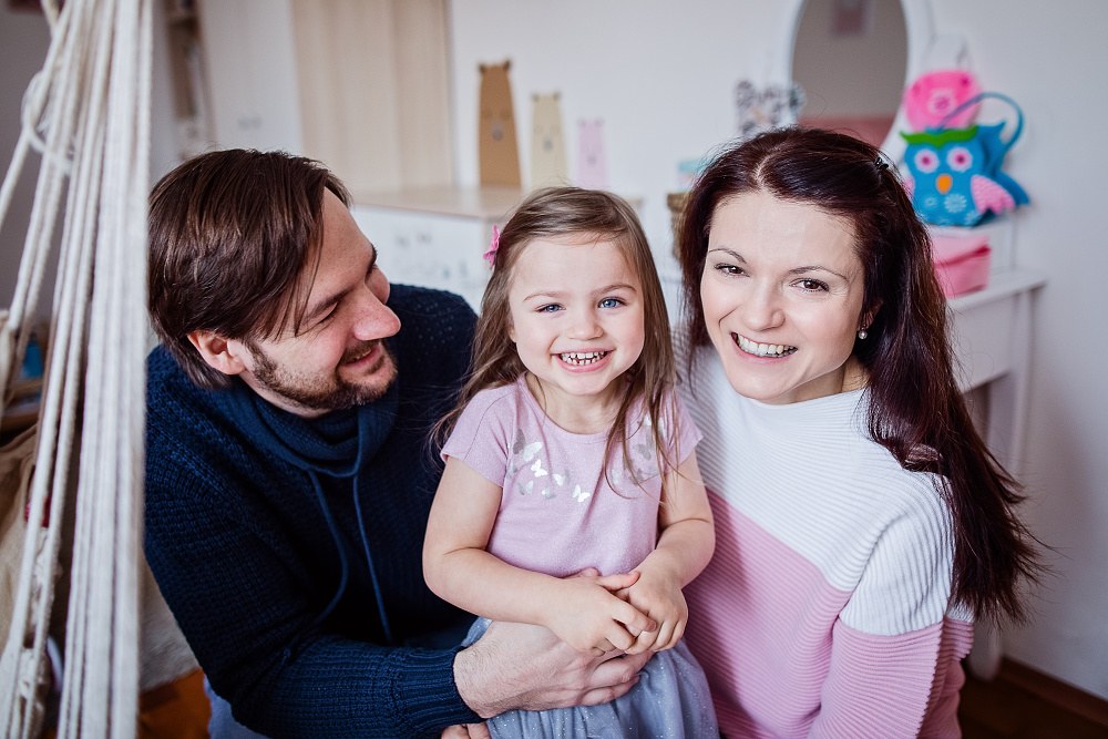 Lifestyle rodinné focení doma – rodiče s dětmi Praha